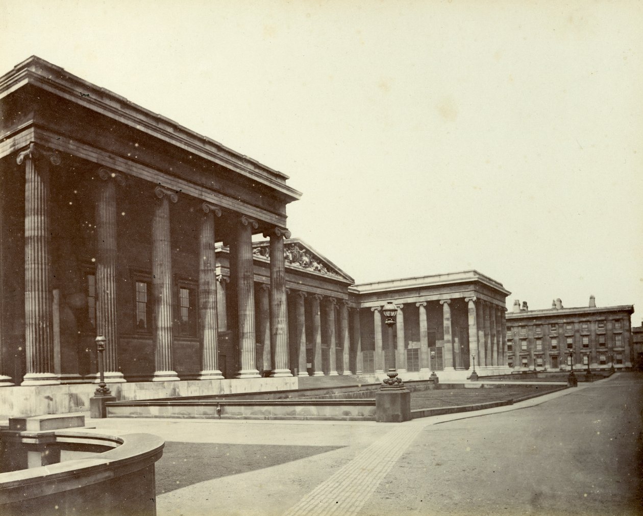 大英博物馆的外观，大罗素街，伦敦，1887年 作者 不明