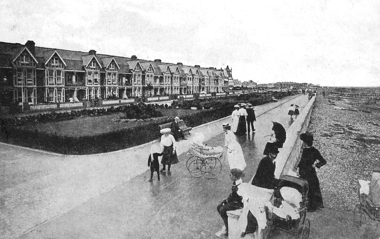 家人在西萨塞克斯郡东沃辛市新游行上行走，c1900s-c1920s 作者 不明