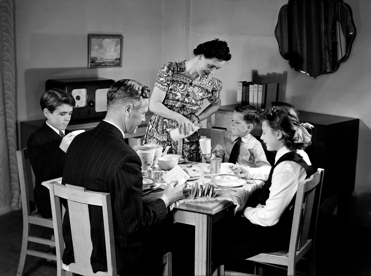 Family at breakfast, c 1948 作者 不明