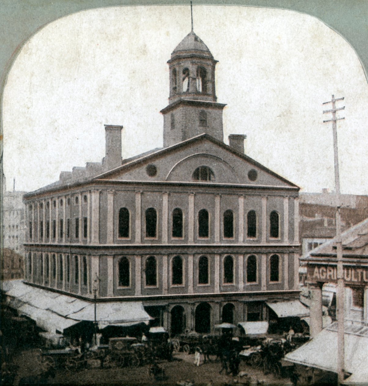 19世纪末，美国马萨诸塞州波士顿的法纳伊·霍尔（Faneuil Hall） 作者 不明