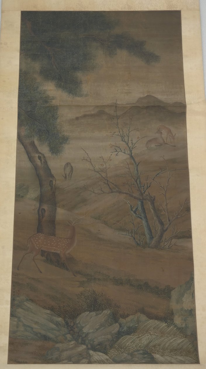 小鹿在玩耍。 作者 不明