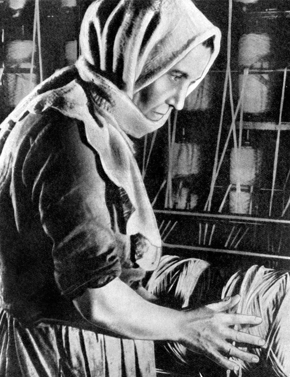 女工厂工人，莫斯科，1936年 作者 不明