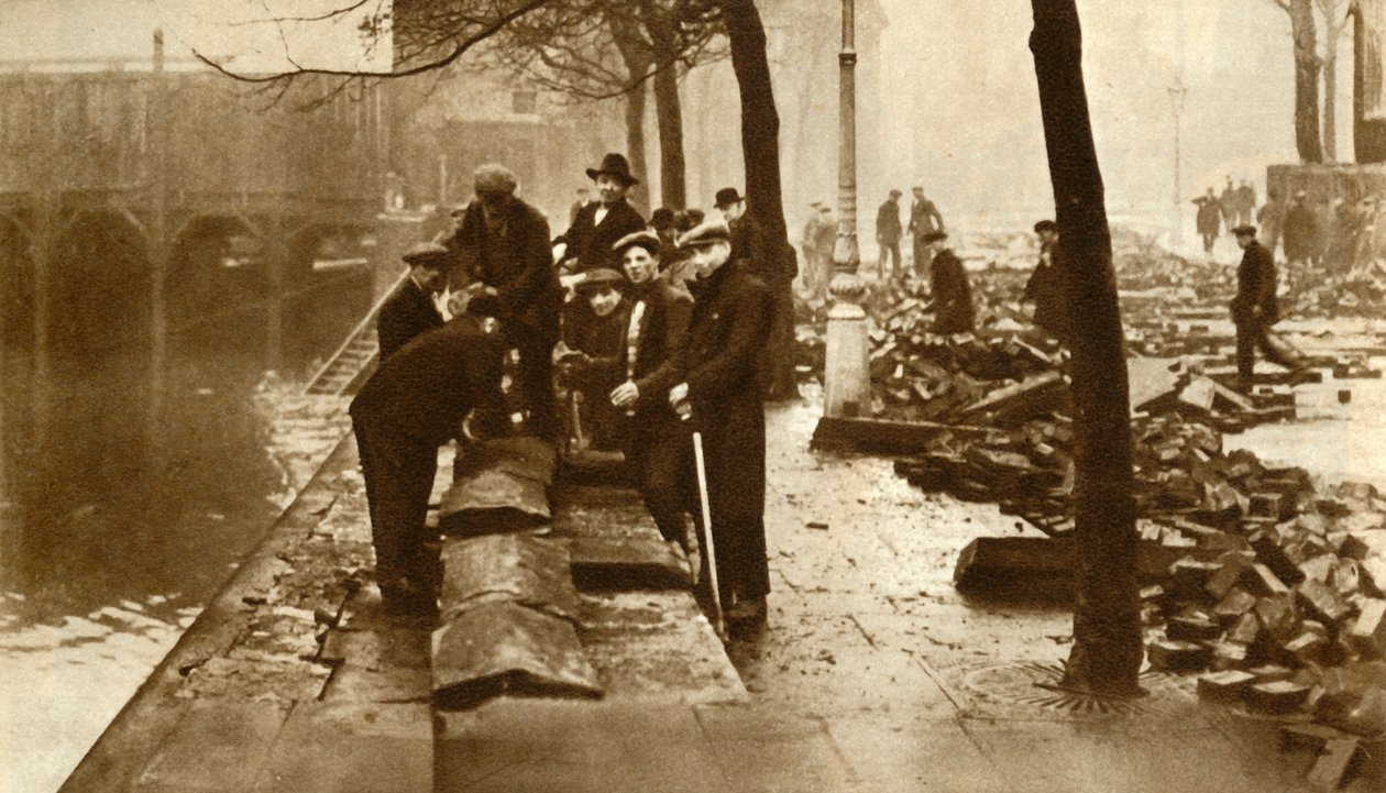 1928年，1935年在伦敦发生洪灾。 作者 不明
