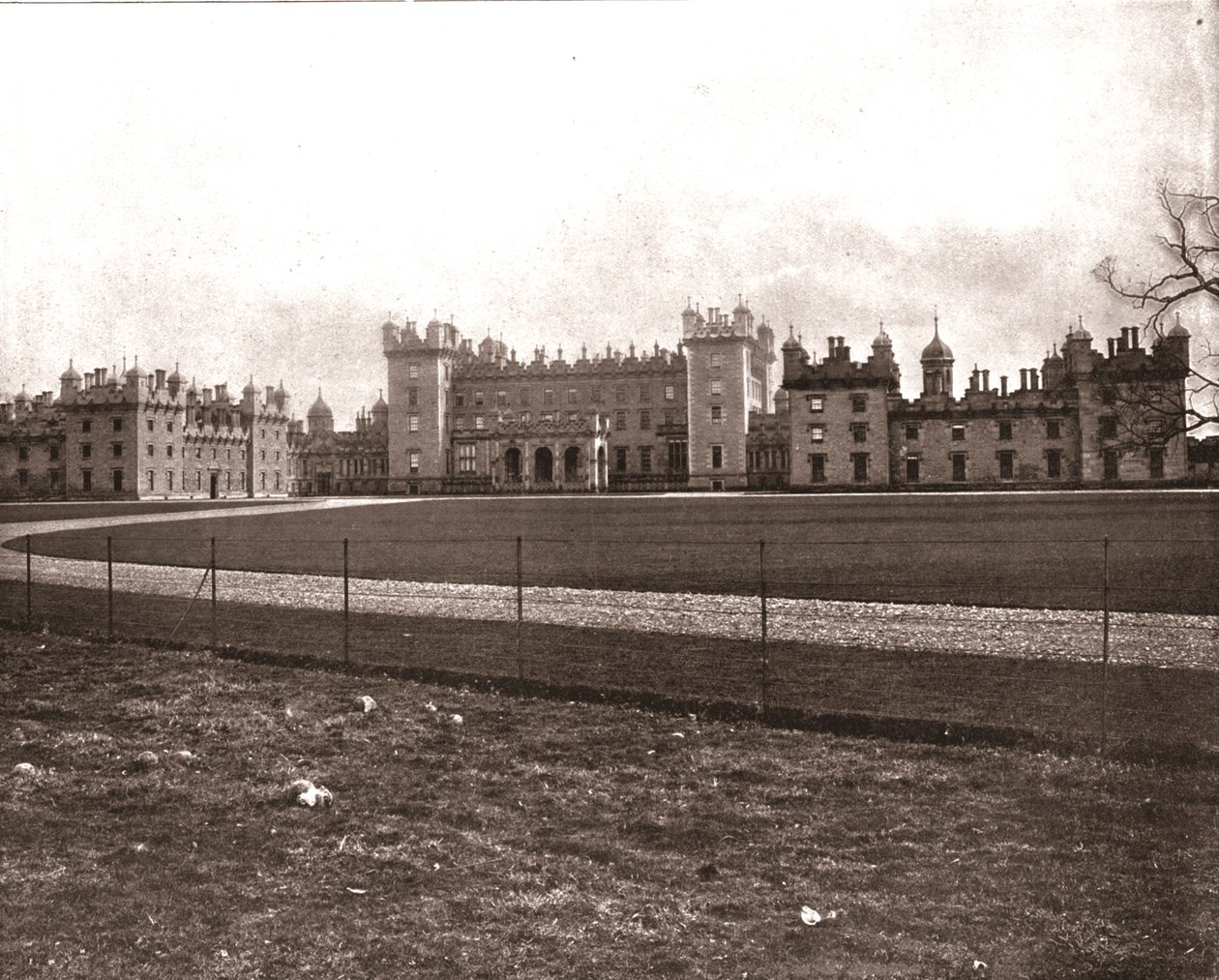 Floors Castle，苏格兰罗克斯堡郡，1894年。 作者 不明