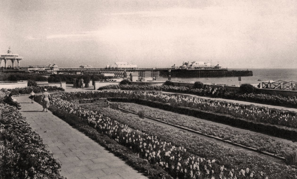 花卉园和西码头，布赖顿，苏塞克斯，1938年 作者 不明