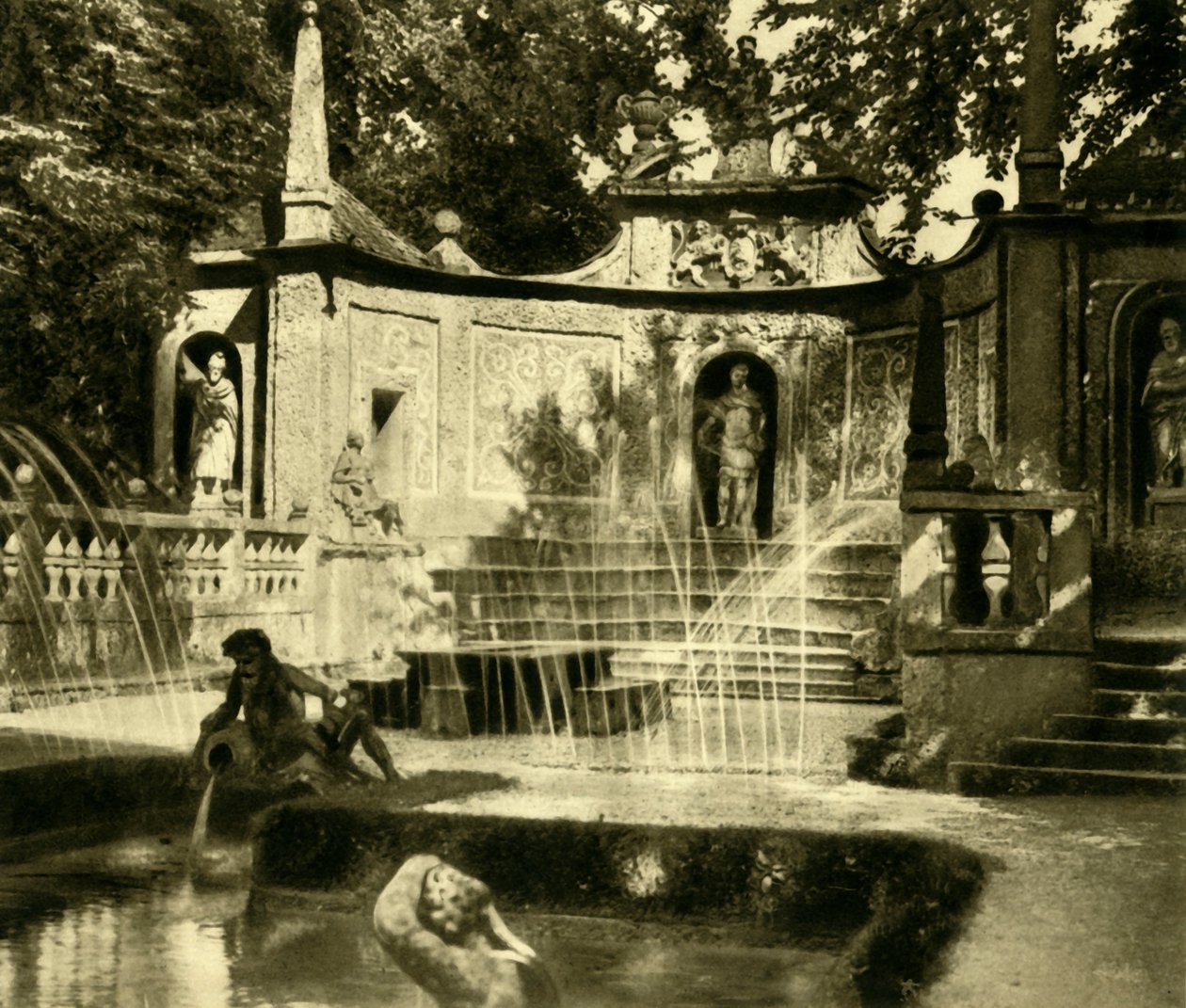 喷泉，海尔布伦宫，奥地利萨尔茨堡，c1935年。 作者 不明