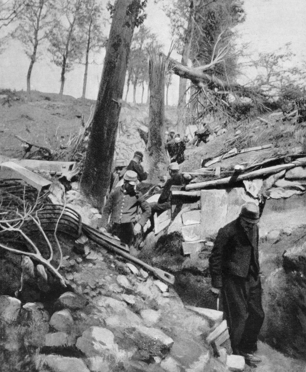 1915年第一次世界大战后，法国士兵在德国轰炸后穿过战a 作者 不明