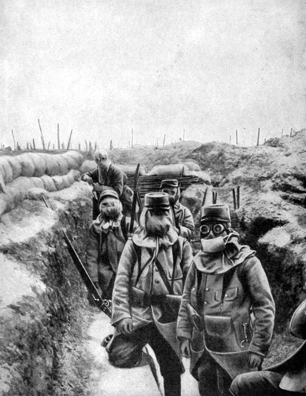 法国士兵穿着简易防毒面具，1915年 作者 不明