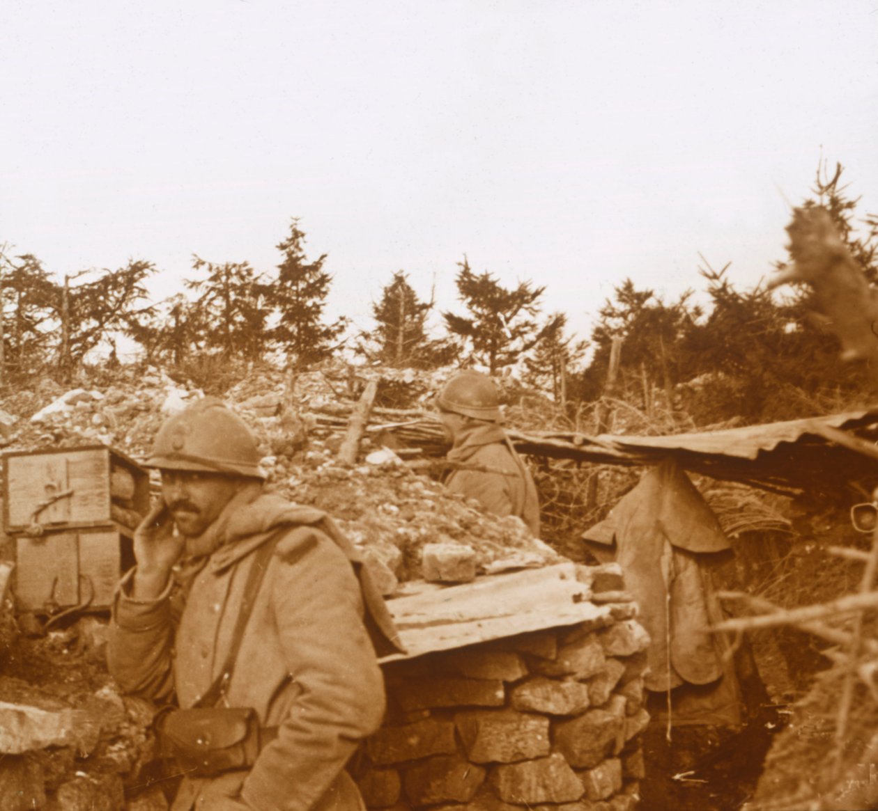 前线，凡尔登，法国北部，1916年 作者 不明