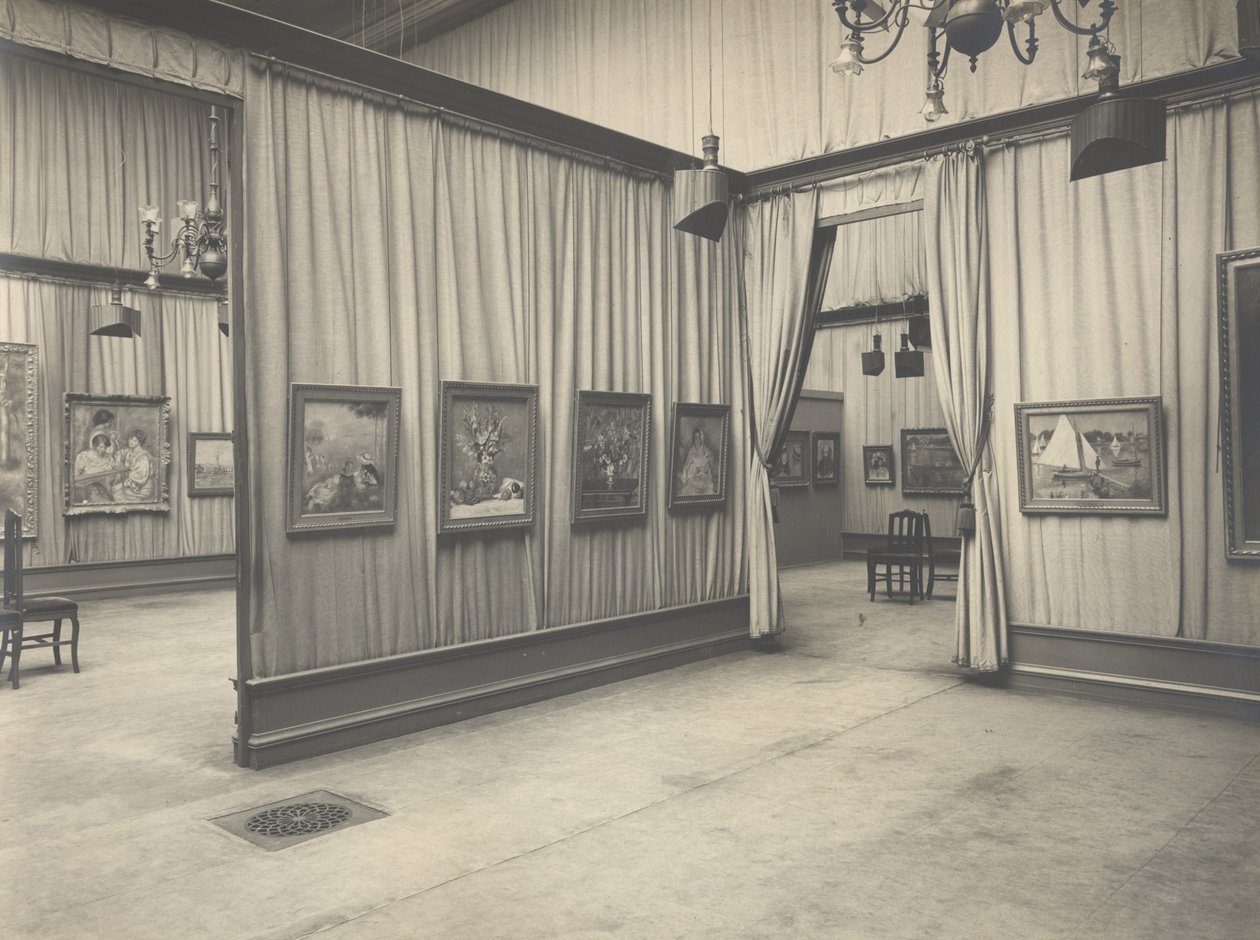 杜兰德·勒埃尔美术馆，奥古斯特·雷诺阿展览，1920年。 作者 不明