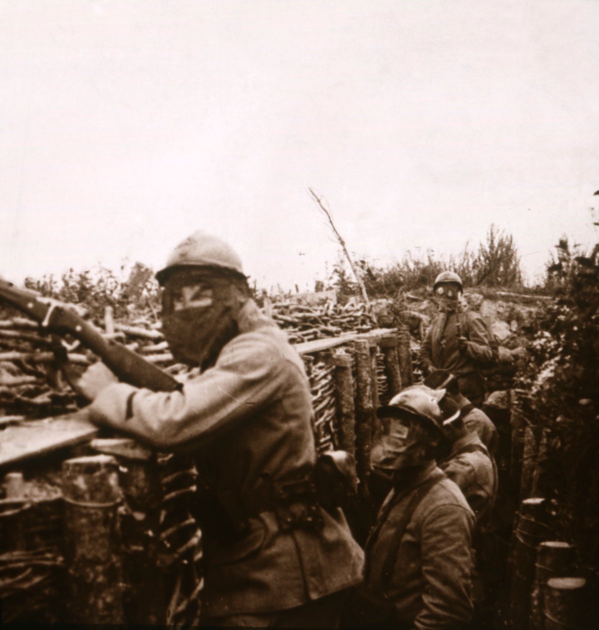 法国北部香槟，战es中的瓦斯警报，1916年 作者 不明