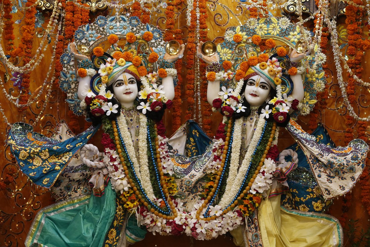 Gaura Nitai murthis in Krishna-Balaram temple, Vrindavan. India 作者 不明
