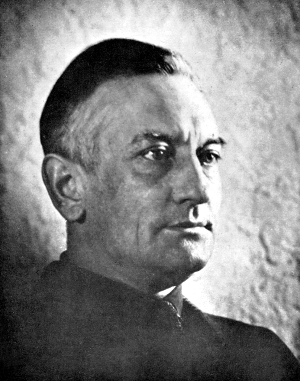吉恩·福勒（Gene Fowler）1890-1960年，美国新闻工作者和作家，二十世纪初 作者 不明