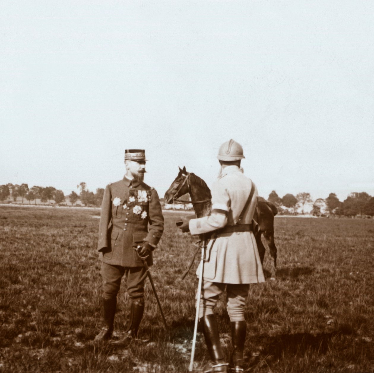 Henri Gouraud将军，法国北部马恩省Chalons，c1914-c1918。 作者 不明