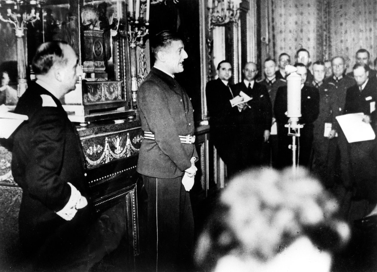德国驻维希法国大使奥托·阿贝兹（Otto Abetz）于1940年12月15日举行新闻发布会 作者 不明