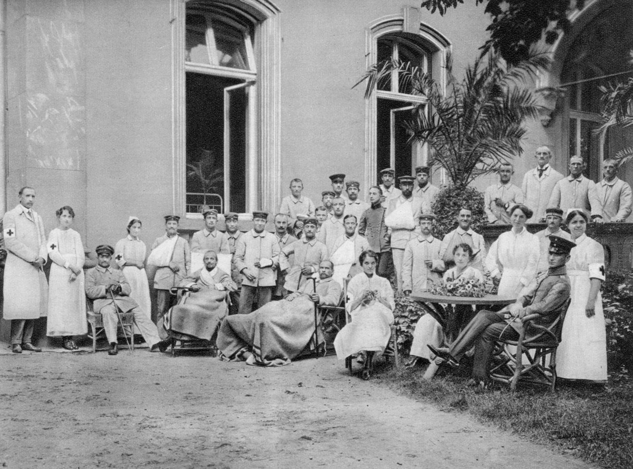 第一次世界大战，1915年，德国美因河畔的德国护士和患者 作者 不明