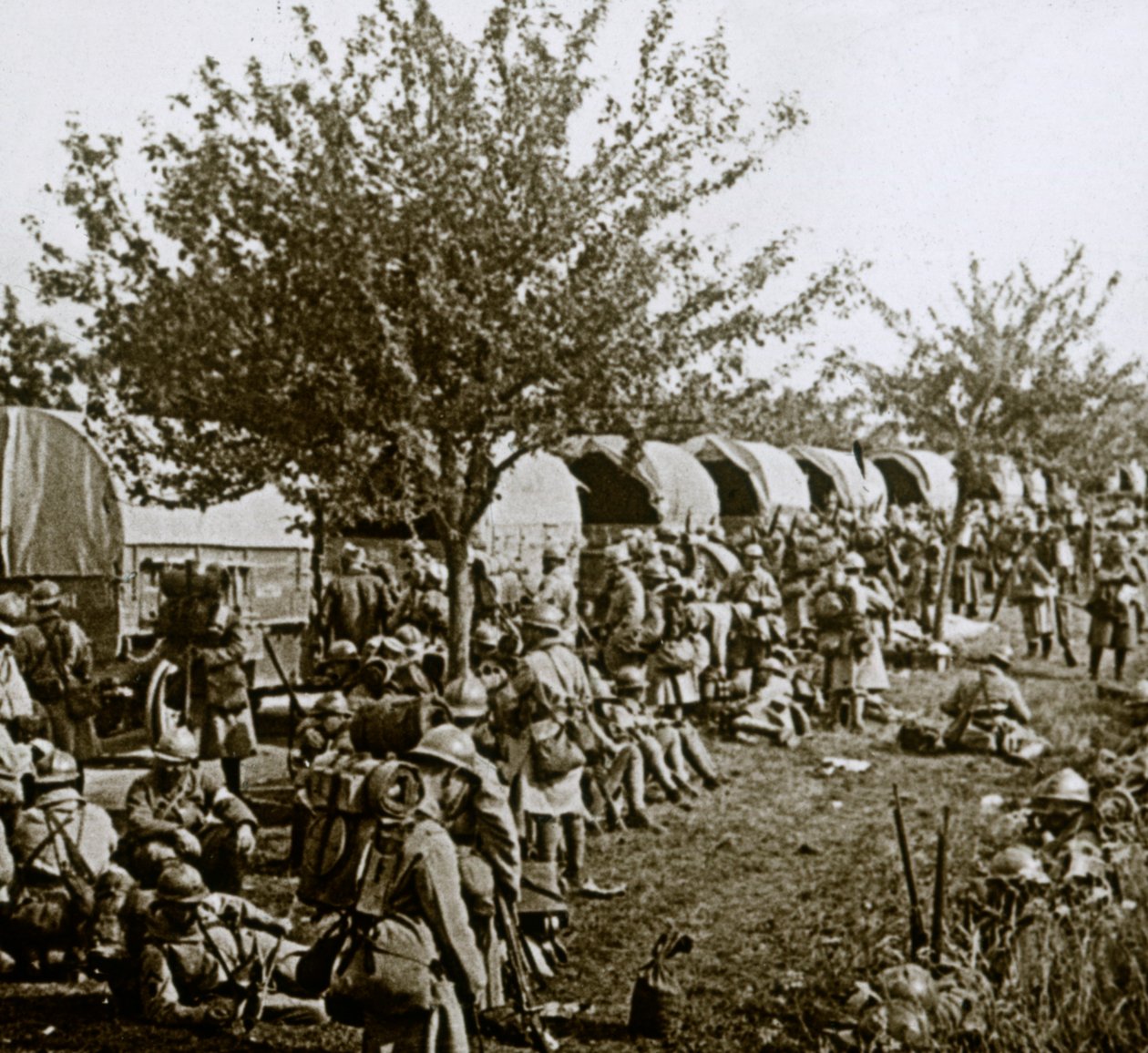 沿线路到达法国北部凡尔登（c1914-c1918） 作者 不明
