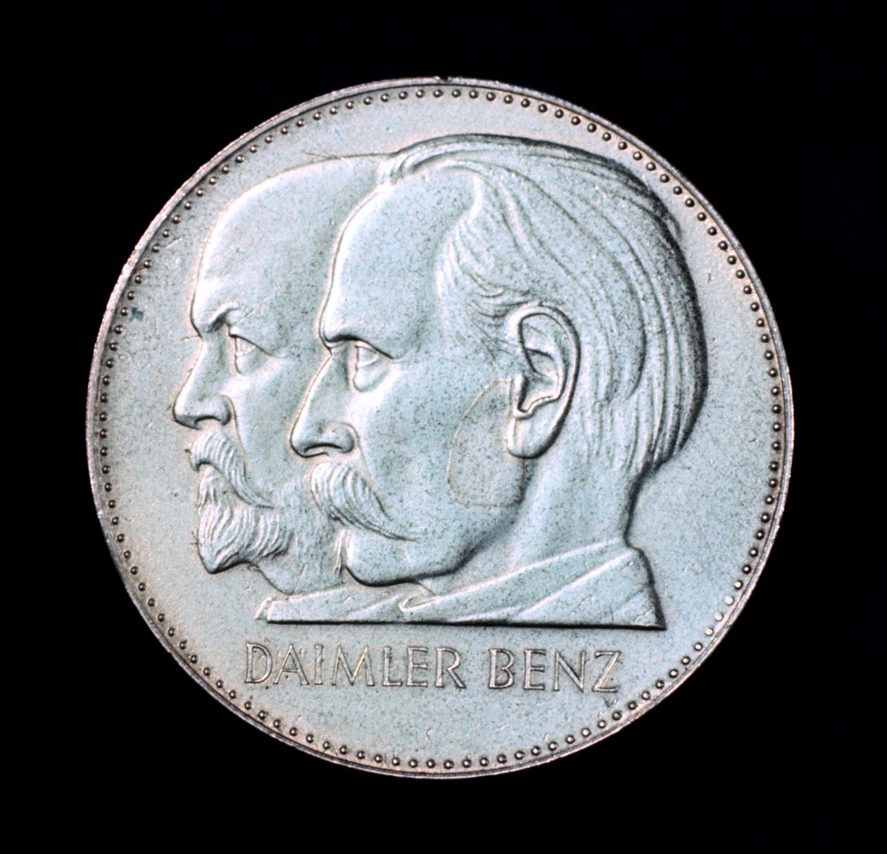 1961年，德国汽车工业先驱Gottlieb Daimler和Karl Benz 作者 不明