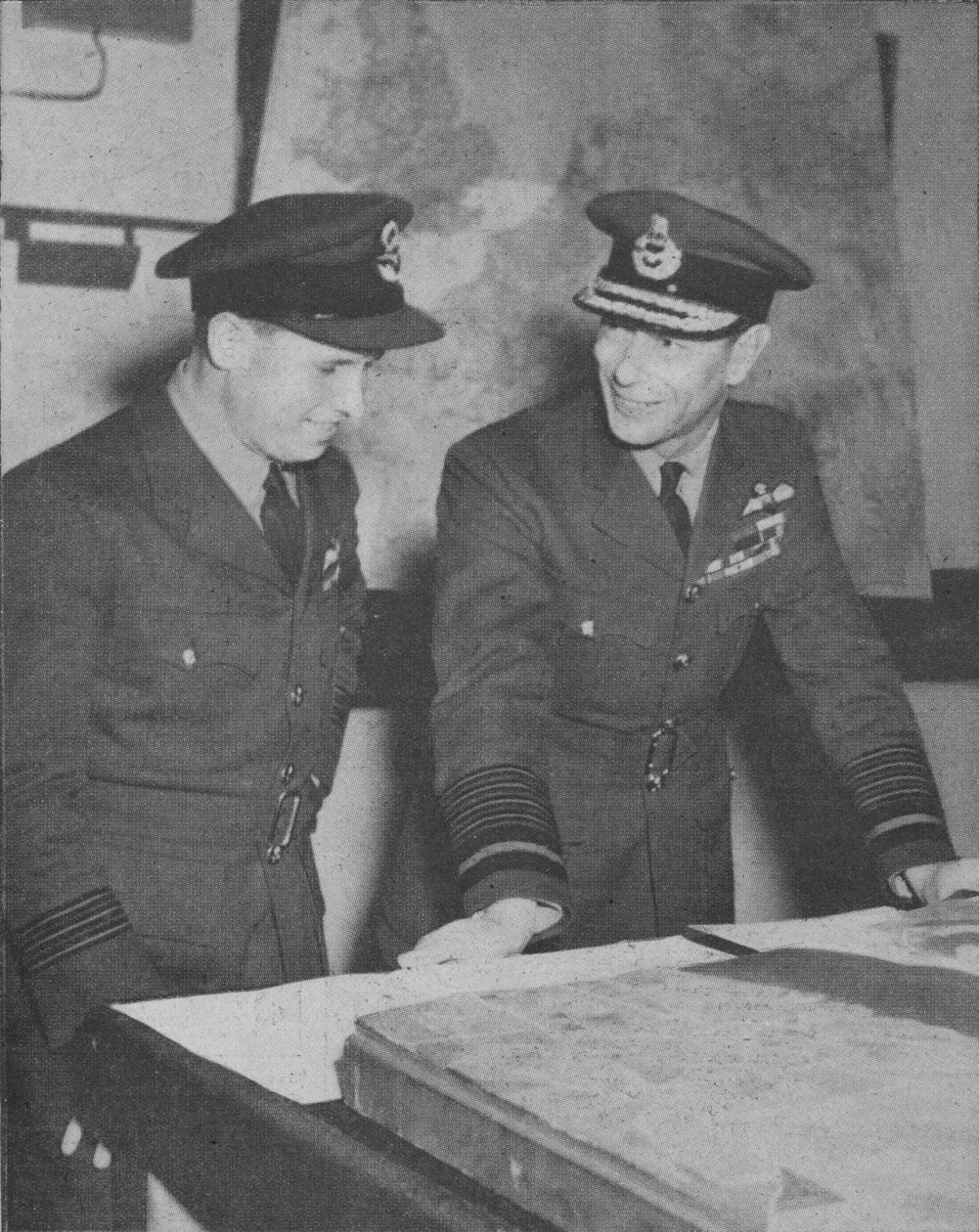 国王（HM）得知1943年5月17日，1943-44年，英国皇家空军对鲁尔水坝的突袭细节 作者 不明