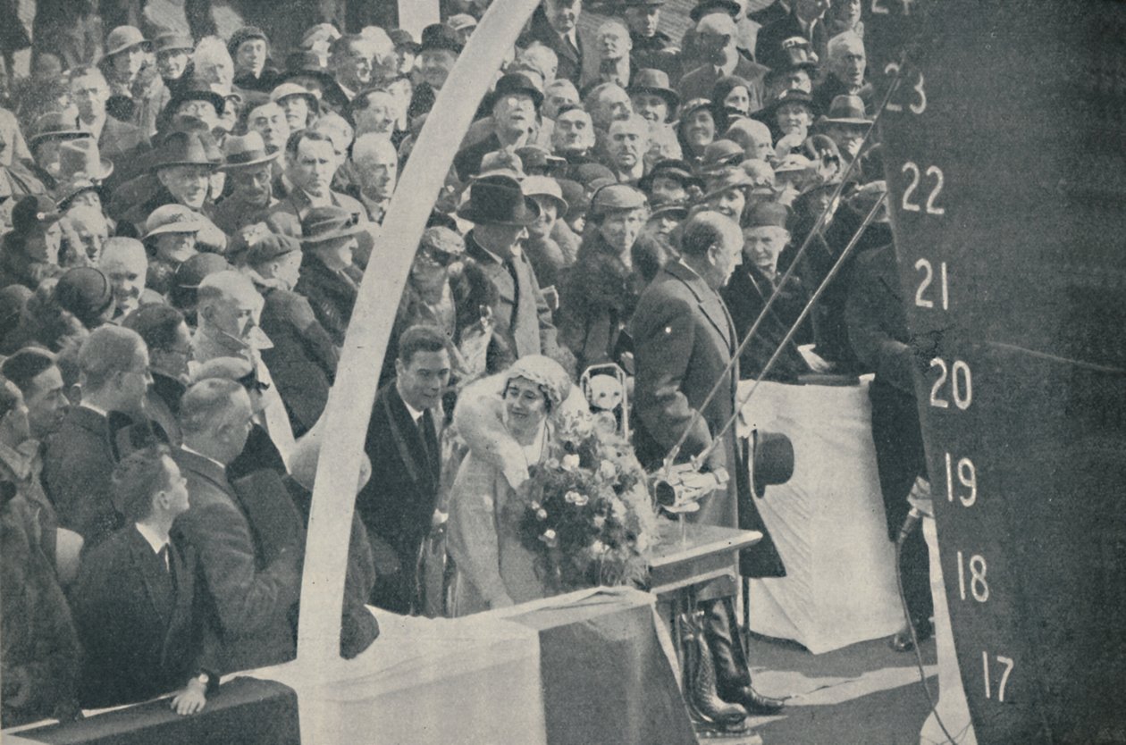 约克公爵夫人与约克公爵夫人于1935年4月4日发射Strathmore 作者 不明