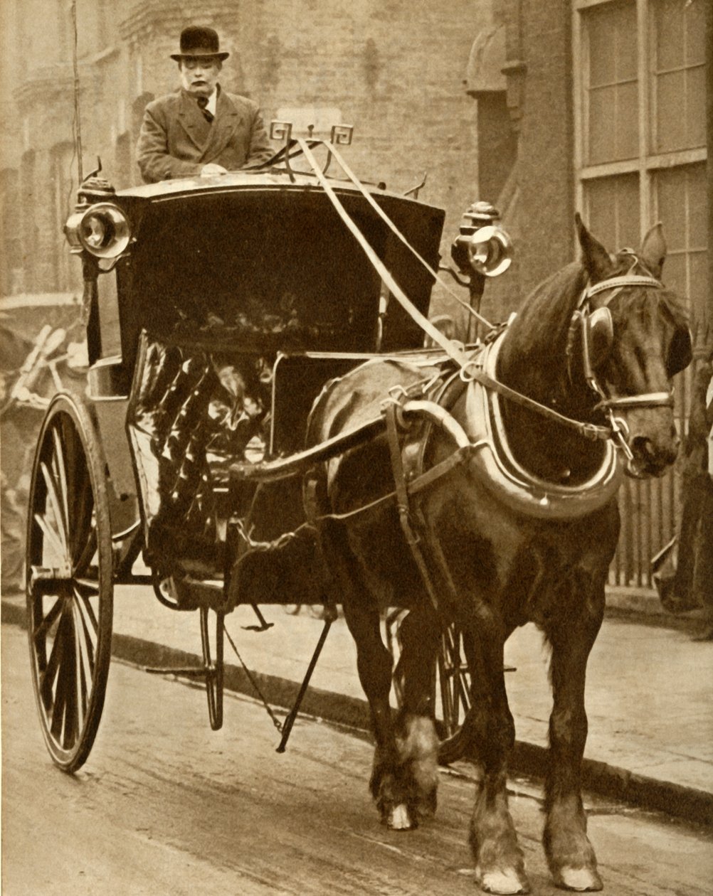 Hansom出租车，c1910，1935年。 作者 不明