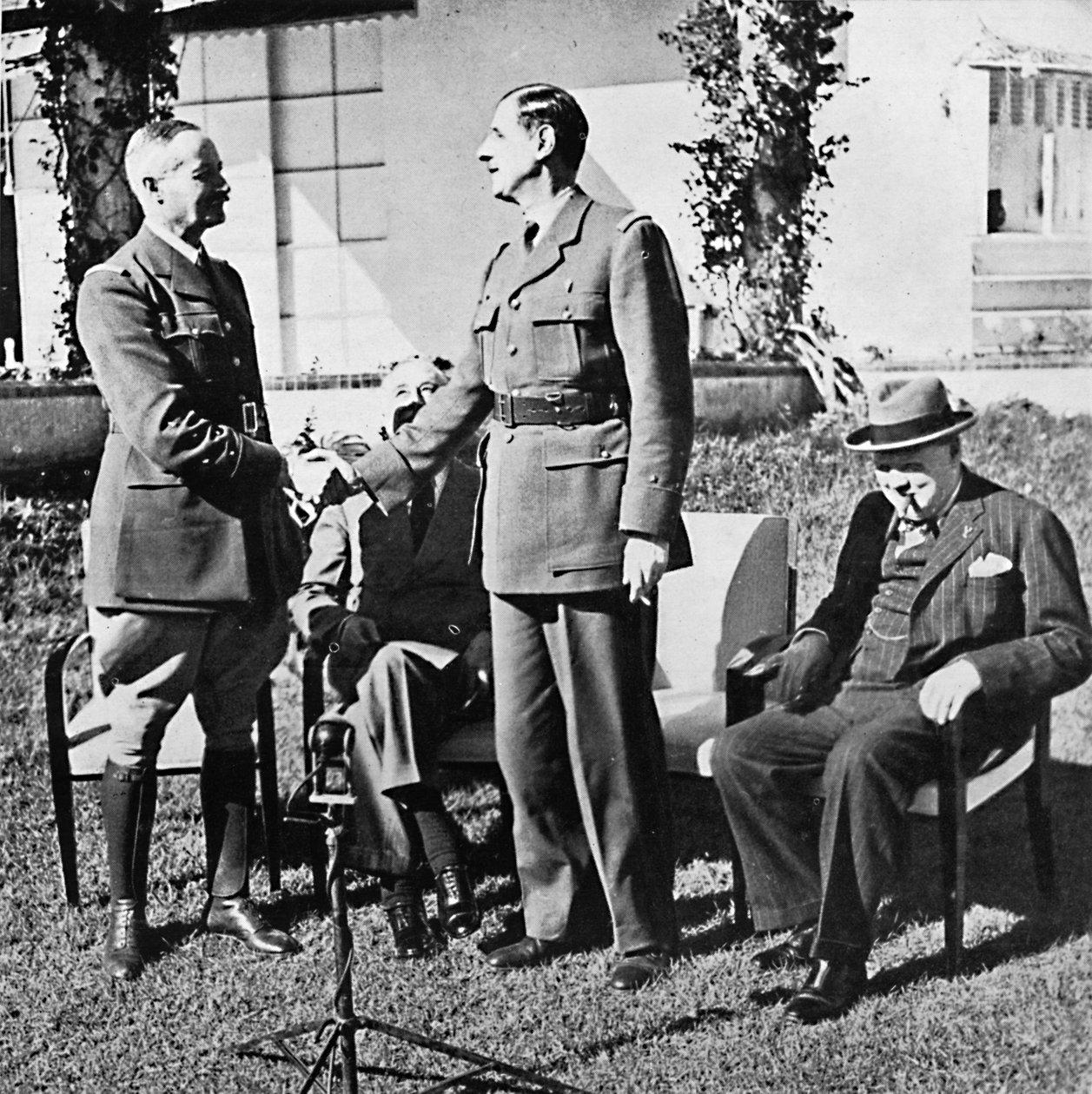 1943年1月，卡萨布兰卡会议期间，亨利·吉罗（Henri Giraud）和戴高乐（de Gaulle） 作者 不明