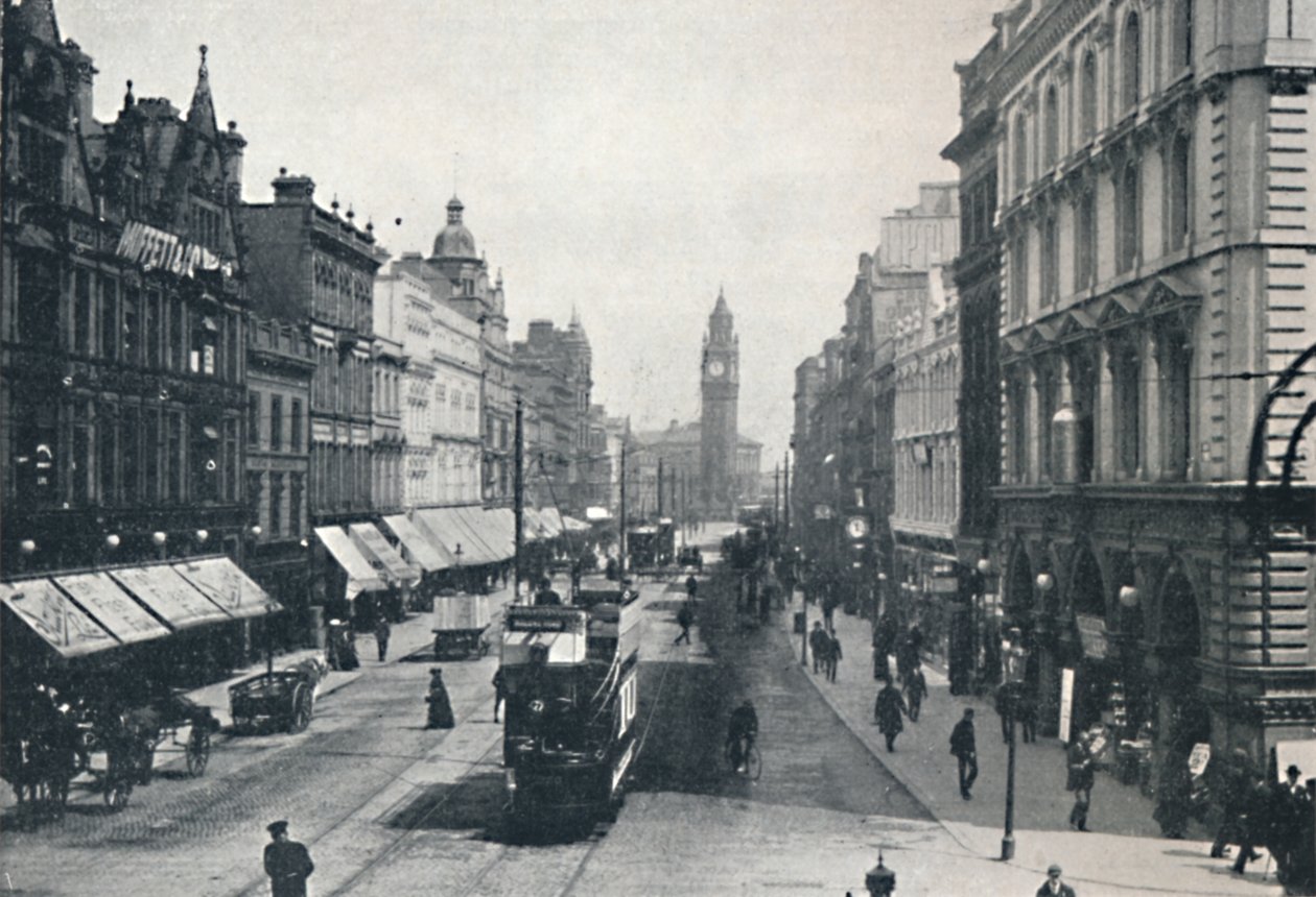 贝尔法斯特大街（High Street），在远处展示阿尔伯特纪念馆（Albert Memorial），1917年 作者 不明