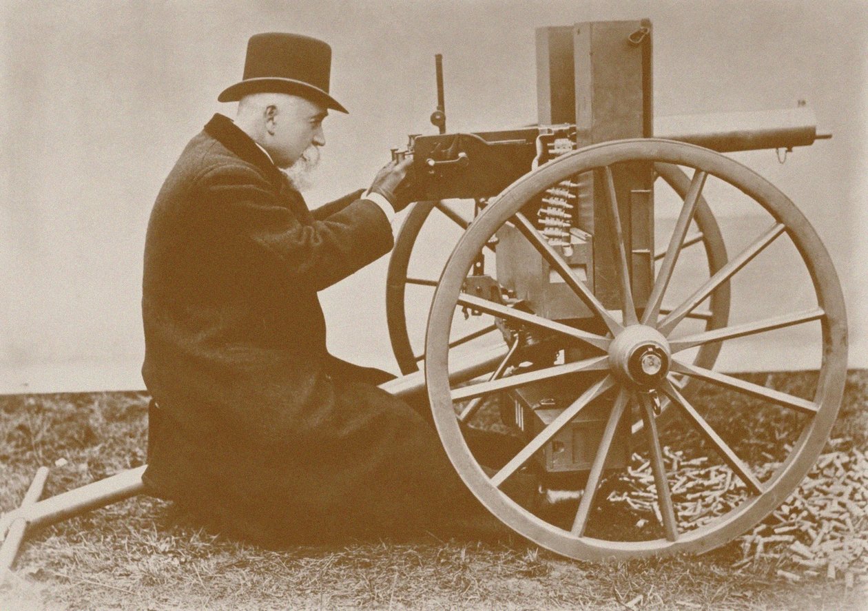 马克西姆（Hiram Maxim）1840-1916年提出第一支自动机枪，1884年。 作者 不明