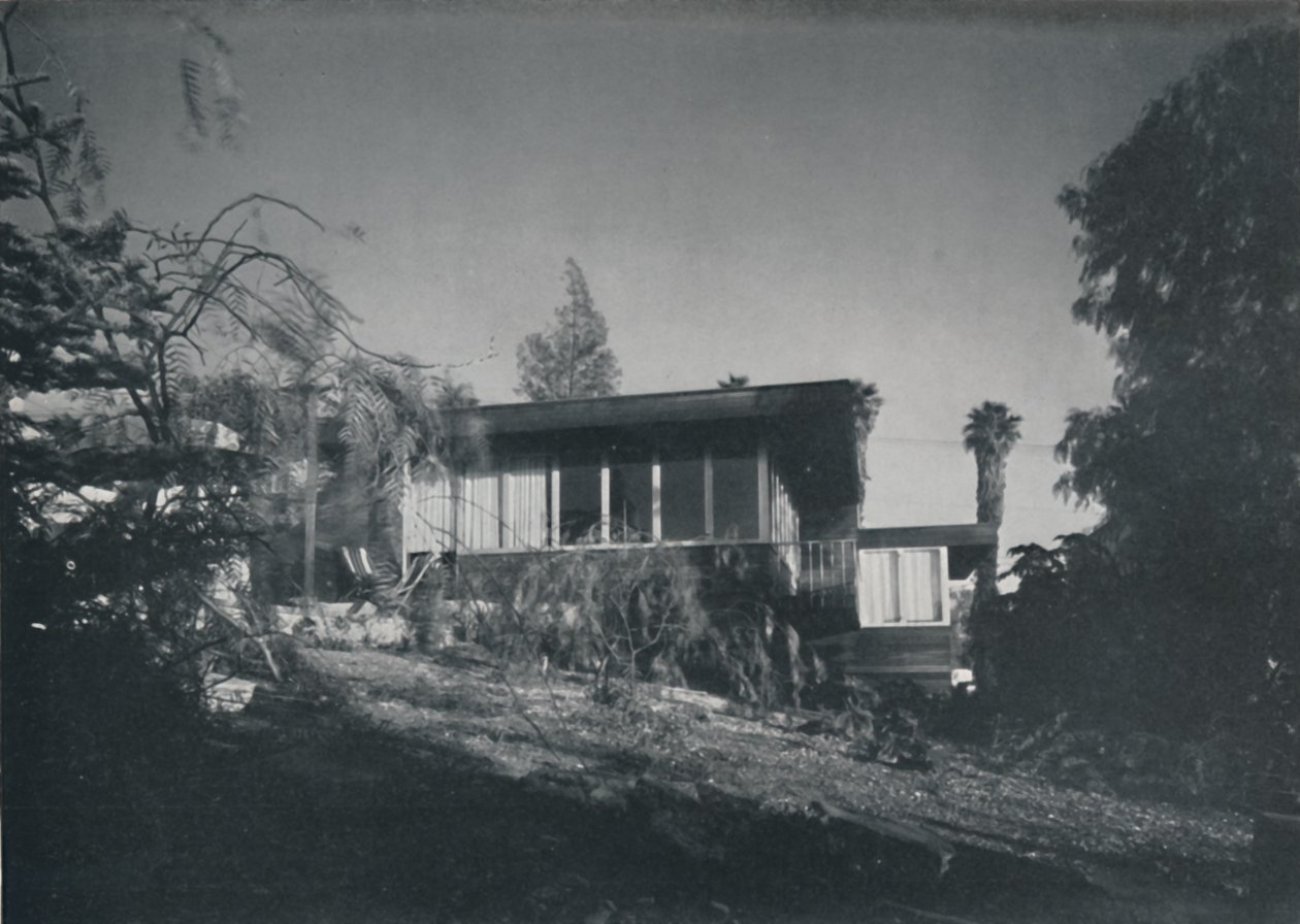 理查德·诺伊特拉（Richard J Neutra）在洛杉矶的房子。 -1942年的天井和花园景观 作者 不明