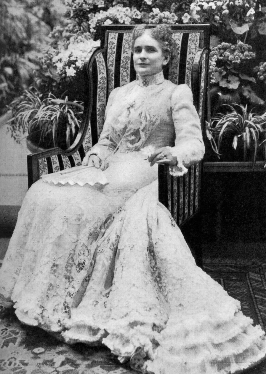 艾达·萨克斯顿·麦金莱（Ida Saxton McKinley），美国总统威廉·麦金莱（William McKinley）的妻子，摄于c1900年，1908年 作者 不明