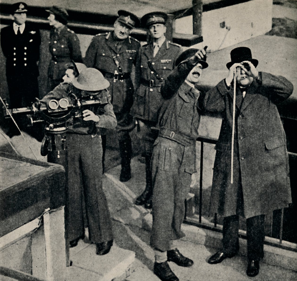 1941年10月17日在防空机炮中。 作者 不明