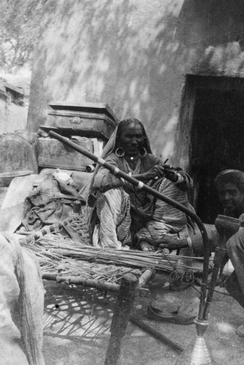 最低种姓的印度妇女，豪舍拉，1917年 作者 不明
