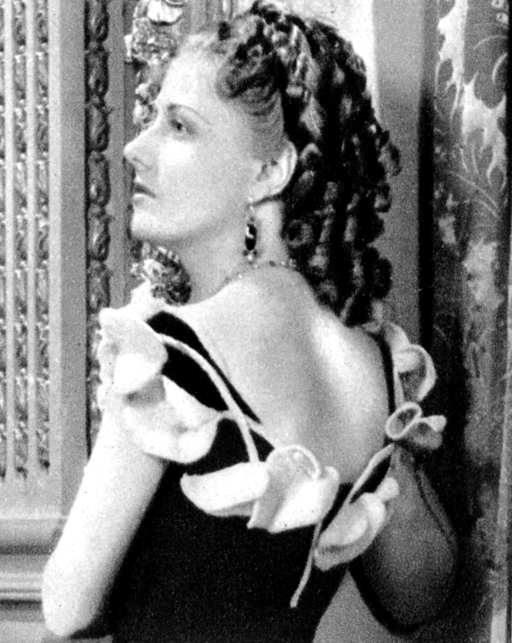 艾琳·邓恩（Irene Dunne），美国电影演员兼歌手，1934-1935年 作者 不明