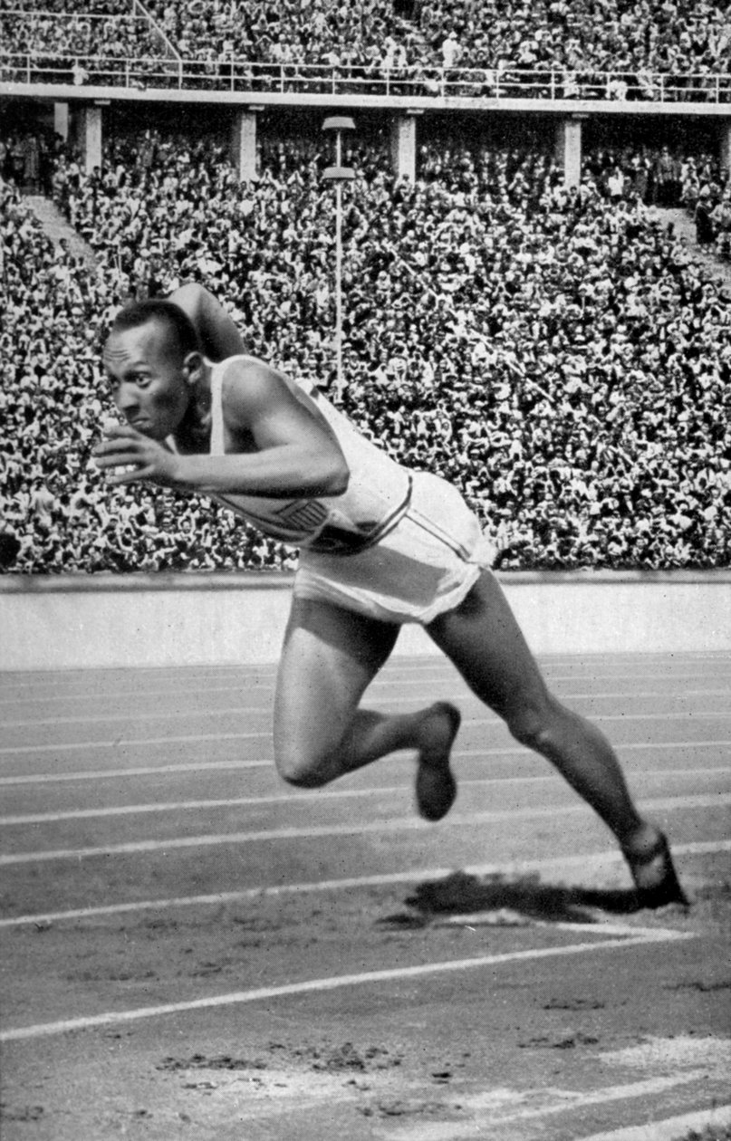 杰西·欧文斯（Jesse Owens）在1936年柏林奥运会的200米起点 作者 不明
