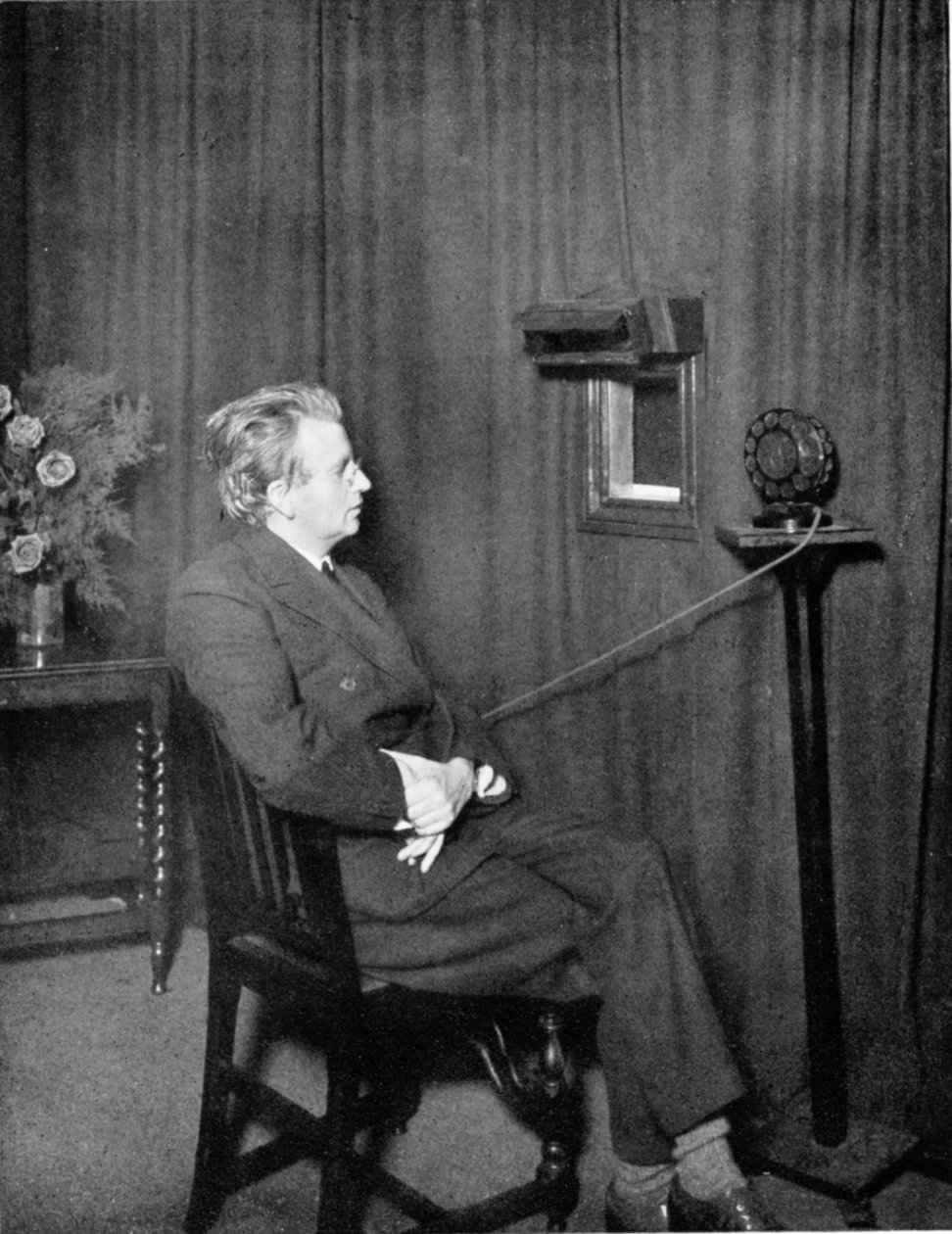 约翰·洛吉·贝尔（John Logie Baird）1888-1946年，苏格兰电气工程师，电视先驱，1920年代 作者 不明