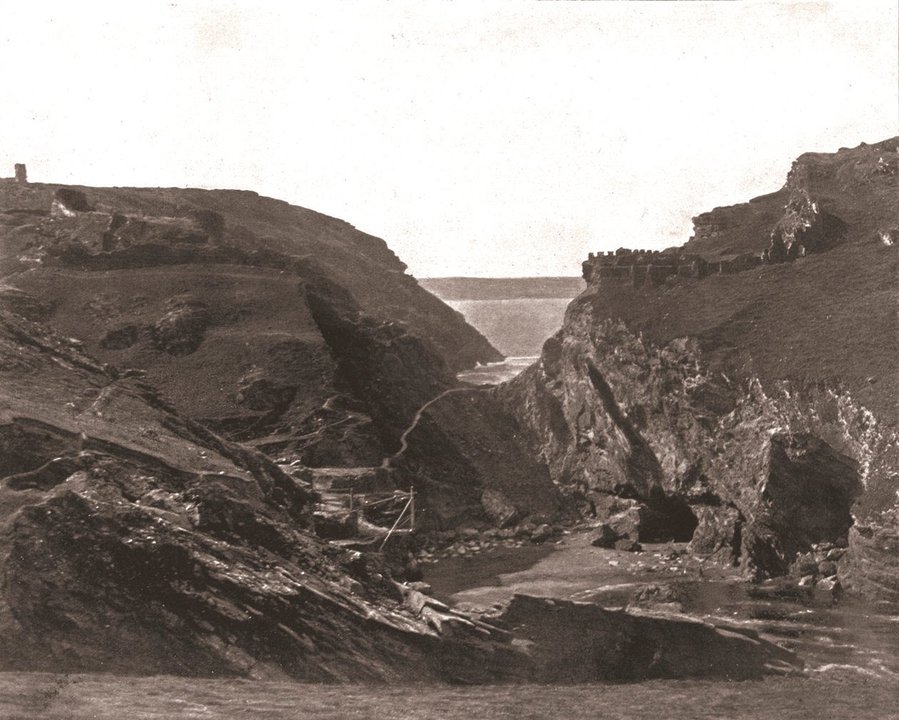 亚瑟王城堡，廷塔杰尔，康沃尔，1894年。 作者 不明