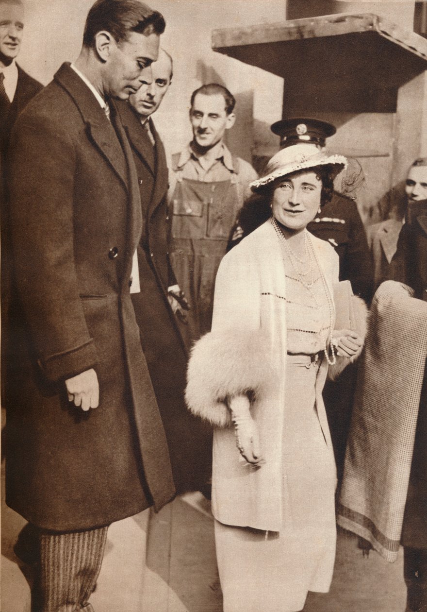 1937年，乔治六世国王和伊丽莎白女王离开加冕典礼 作者 不明