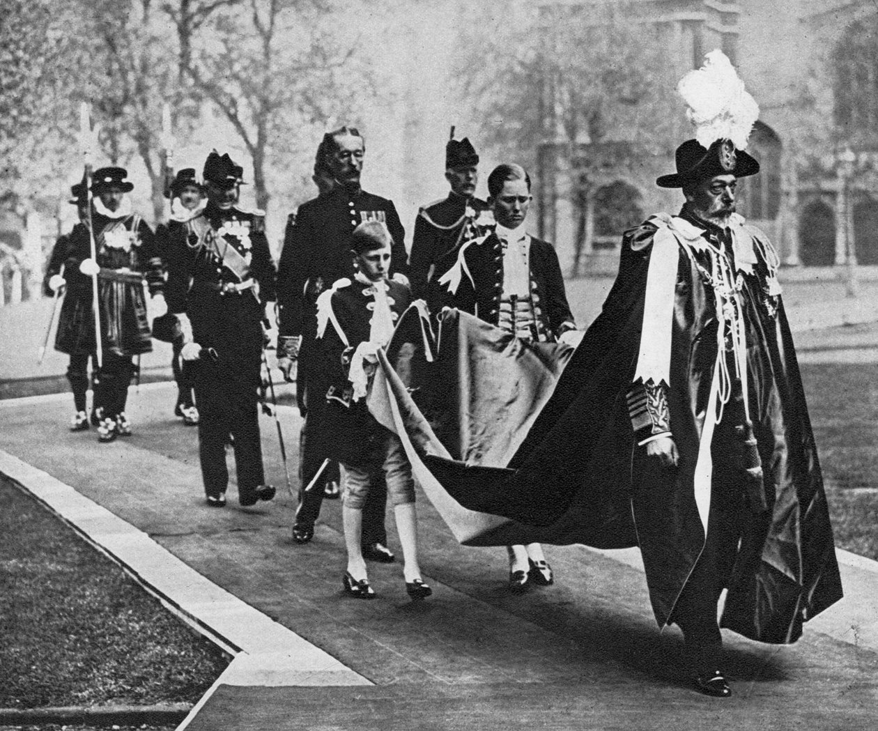 乔治五世国王（George V）身着浴袍，成为c1930年代的巴斯勋爵 作者 不明