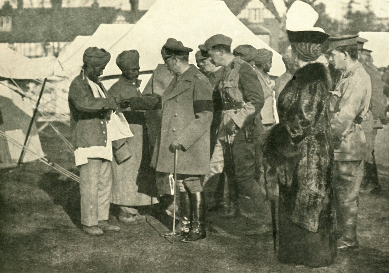乔治国王和玛丽皇后拜访受伤的士兵，第一次世界大战，1915年，c1920。 作者 不明