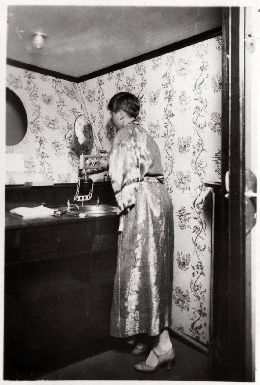 女士洗手间，齐柏林飞艇LZ 127齐柏林飞艇，1933年 作者 不明