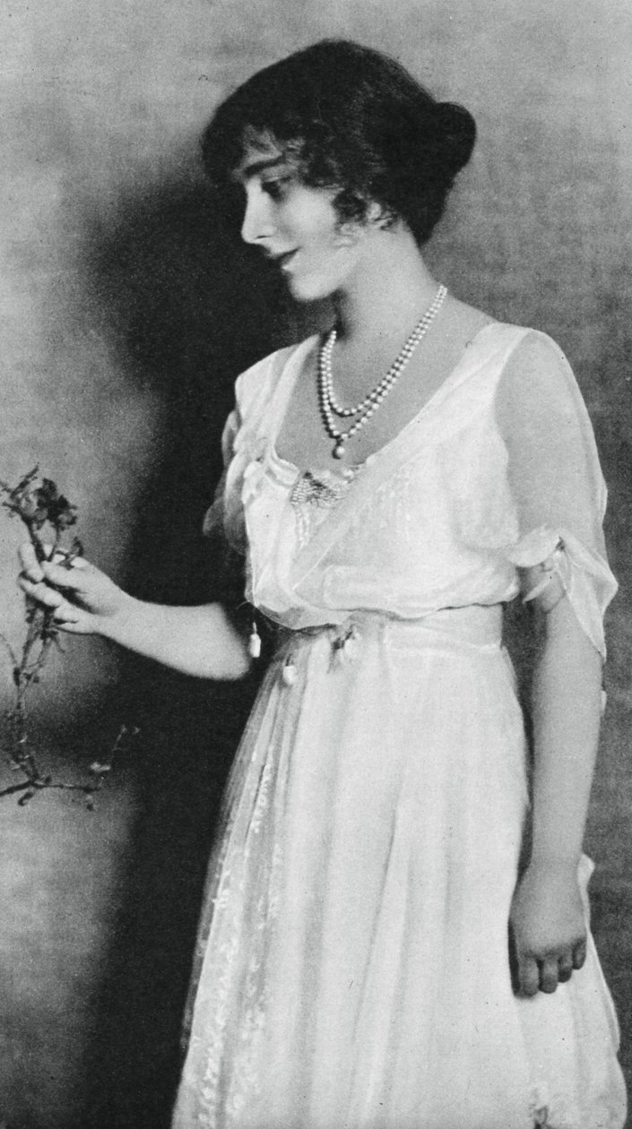伊丽莎白·鲍伊斯·里昂夫人带着红色康乃馨，1923年，1937年 作者 不明