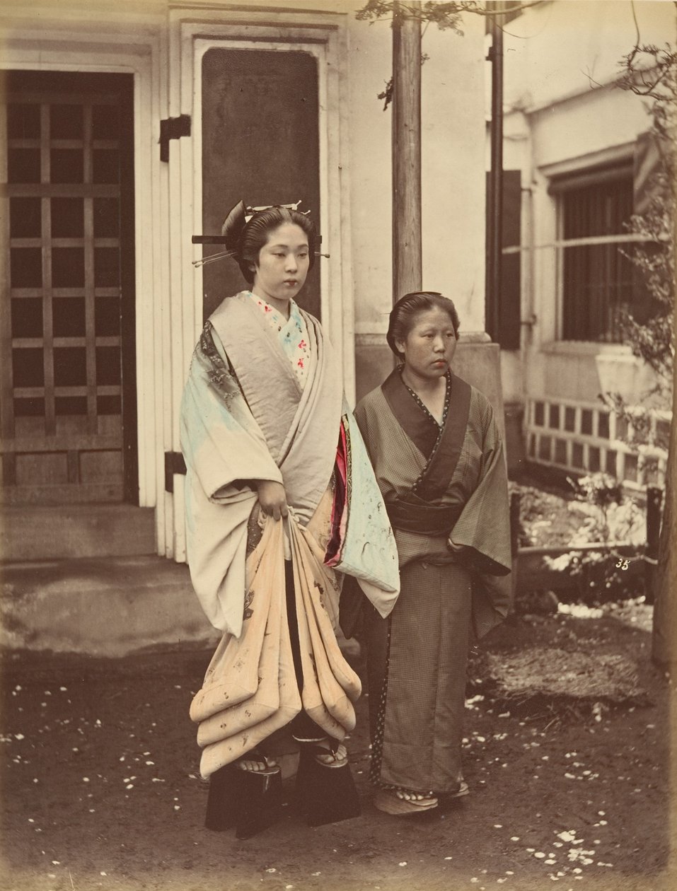 女士和仆人，1870年代。 作者 不明