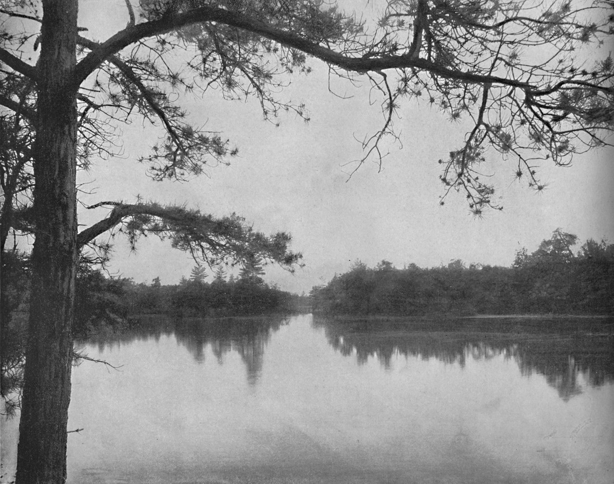 千岛群岛的小岛湖，约建于1897年。 作者 不明