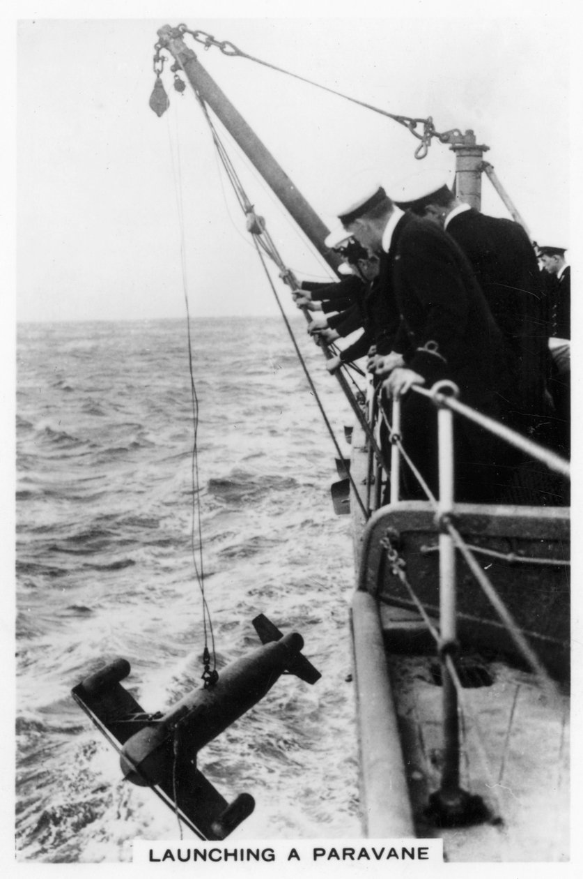 从战舰HMS罗德尼号降落伞，1937年 作者 不明