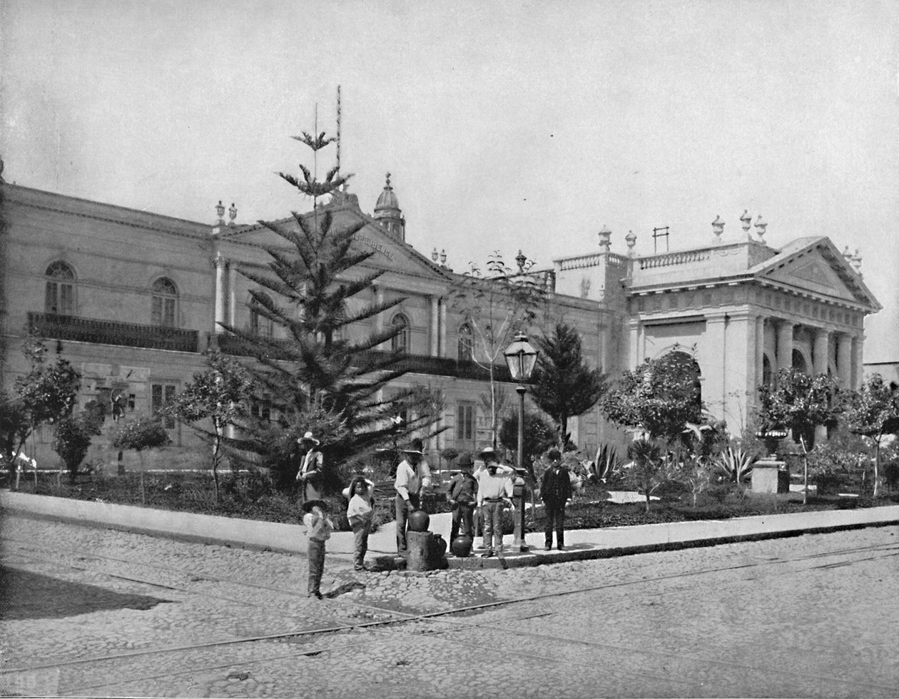 墨西哥瓜达拉哈拉法学院，约建于1897年。 作者 不明