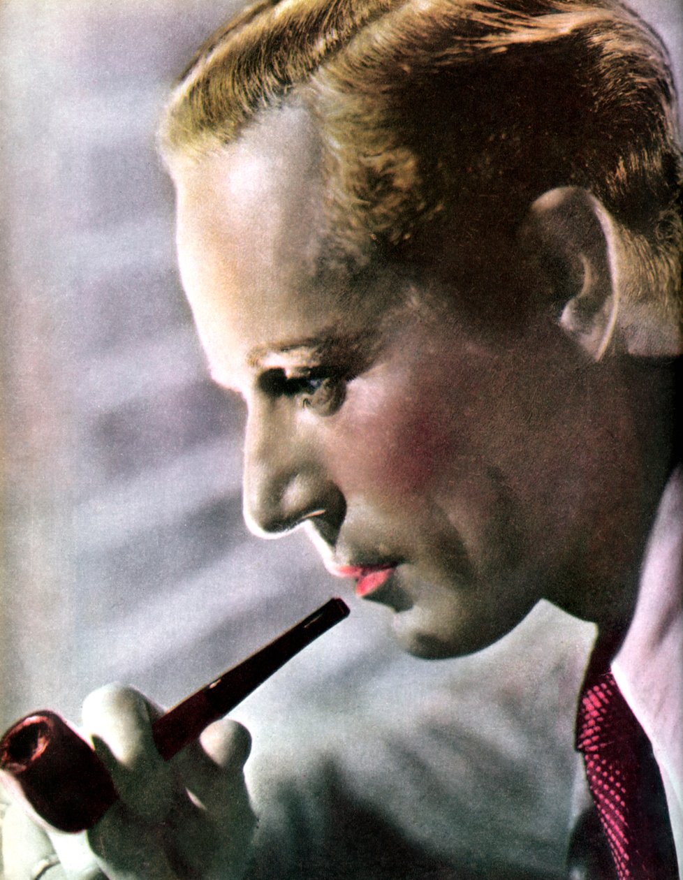 莱斯利·霍华德（英语：Leslie Howard），英语演员，1934-1935年 作者 不明