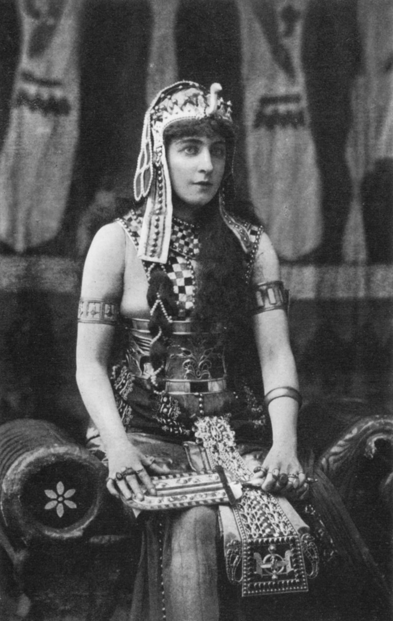 莉莉·兰特里（Lillie Langtry），饰演克娄巴特拉（cleopatra），c1890 作者 不明
