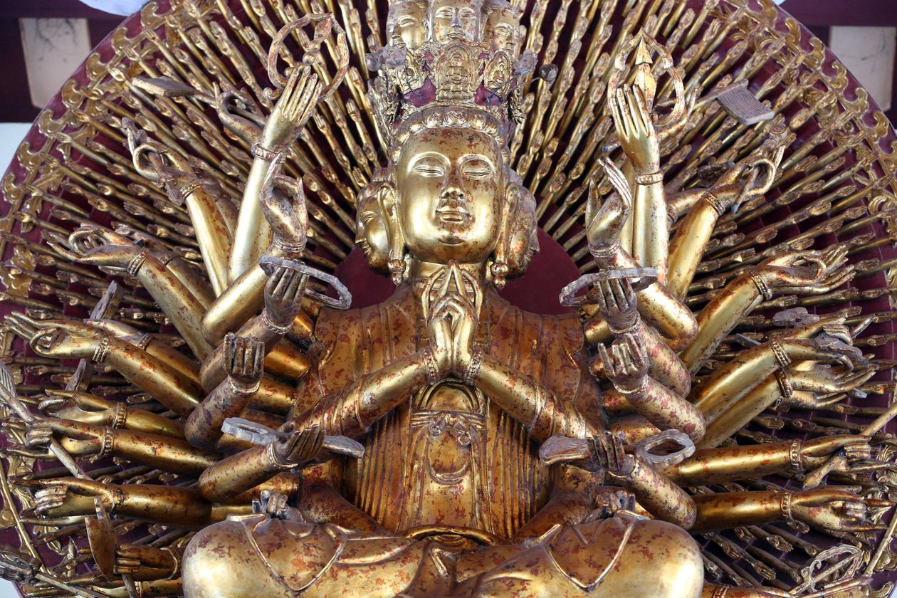 Linh Ung buddhist pagoda. Thousand-armed Avalokitesvara, the Bodhisattva of Compassion. Statue. Danang. Vietnam 作者 不明