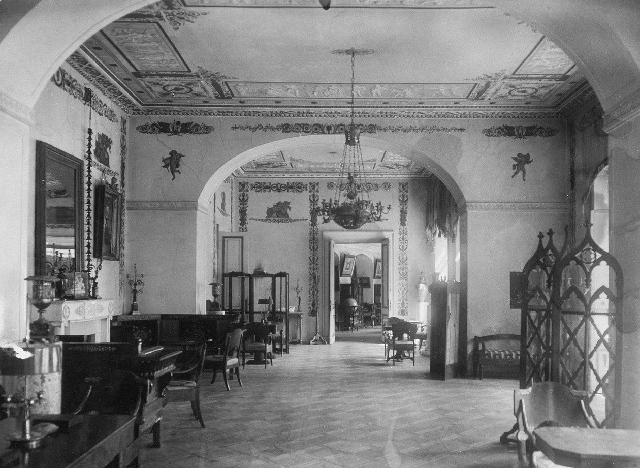 1920年代初，Maryino庄园住宅中的客厅 作者 不明