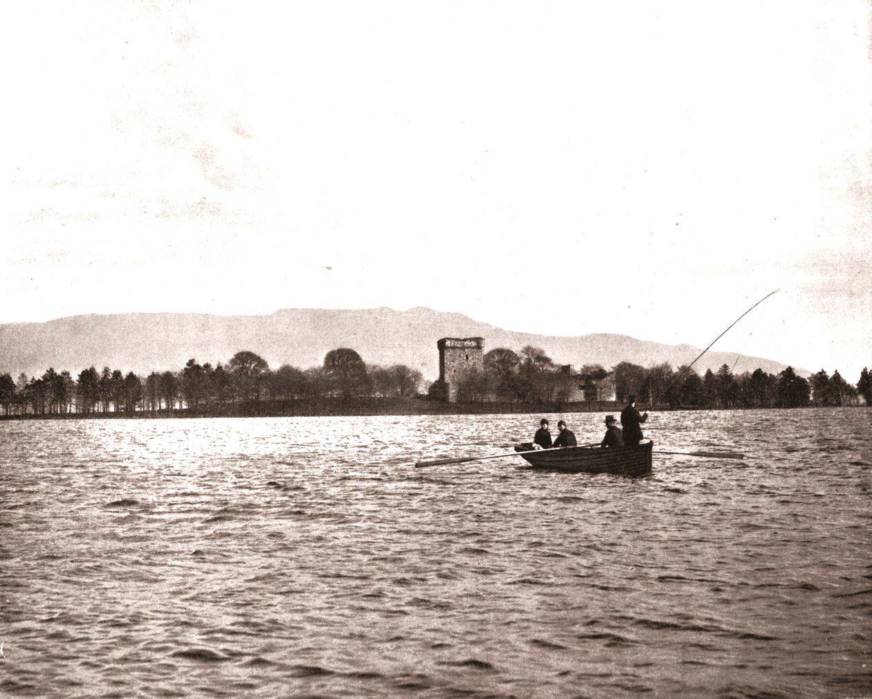 Lochleven城堡，苏格兰，金罗斯，1894年。 作者 不明